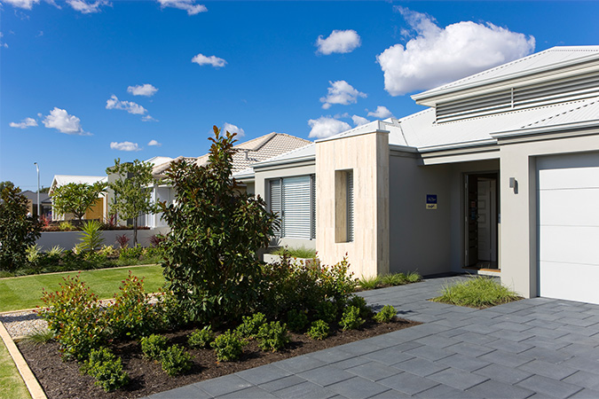 choosing-a-block Sideview of stylish home elevation with decorative pillar